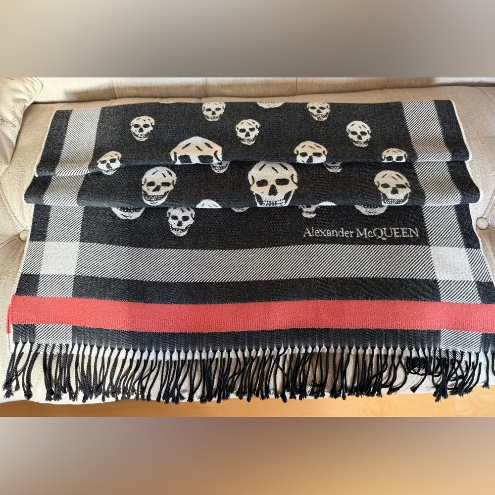 Alexander McQueen Black & White Skull Extra Large Scarf / Wrap - 100% Wool